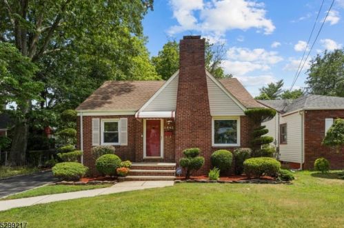 1442 Front St, Plainfield, NJ 07062-1189