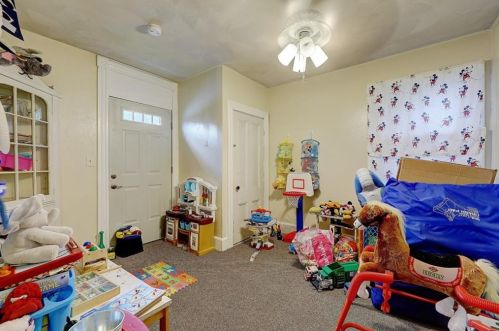 104 Arnold St, Lincoln RI  02865-1936 exterior