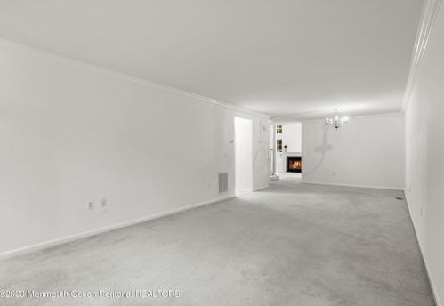 9 Ironwood Ct, Middletown NJ  07748-1908 exterior