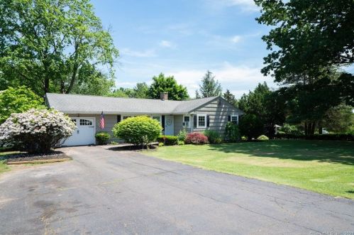 137 Ridgeland Cir, Wallingford, CT 06492-2162