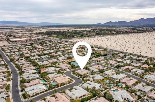 15 Napoleon Rd, Rancho Mirage CA  92270-2715 exterior