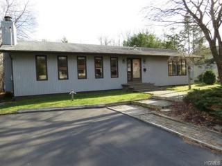 41 Eisenhower Dr, Middletown, NY 10940-4543