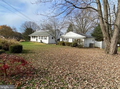 825 Elizabeth Dr, Molino PA  17961-1503 exterior