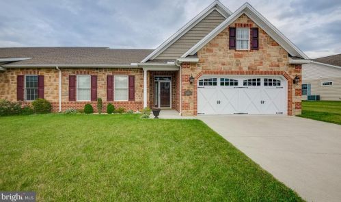 14 Stedtle Ave, Littlestown, PA 17340-1161