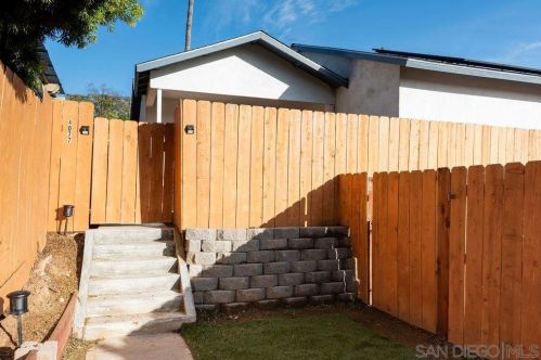 4075-77 Clairemont Dr, San Diego CA exterior