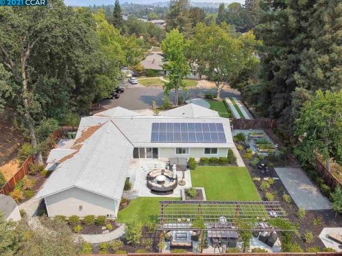 80 Willow Dr, Danville CA  94526-3517 exterior