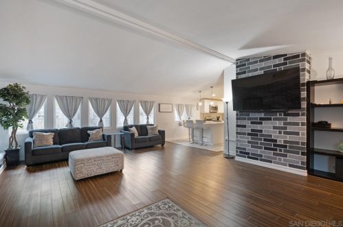 6111 Howell Dr, La Mesa, CA 91942-3829