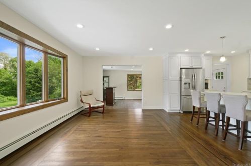 155 Wood St, Mahopac NY  10541-5111 exterior