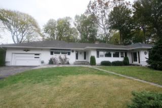 13 Luquer Rd, North Hills, NY 11030-1015