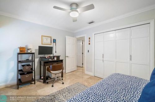 8288 Dundee Ter, Hialeah FL  33016-1405 exterior