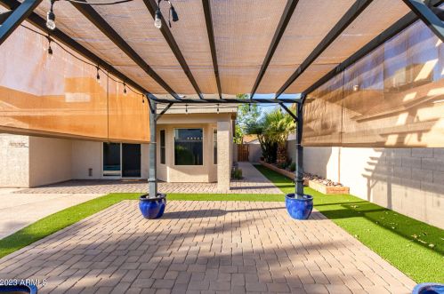 3917 Misty Willow Ln, Glendale AZ  85310-4031 exterior