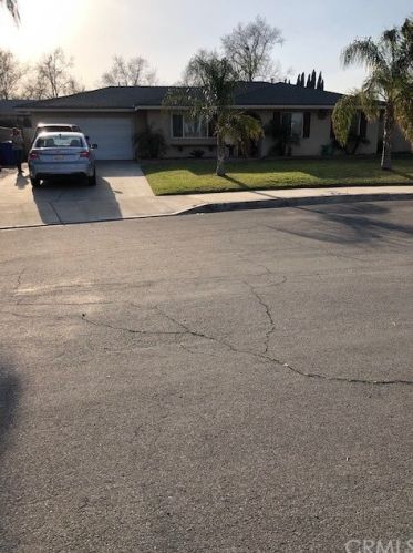 718 Idyllwild Ave, Rialto CA  92376-4816 exterior