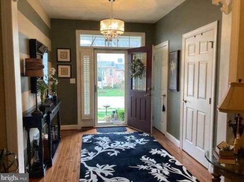 255 Deepdale Dr, Kennett Sq, PA 19348-1884