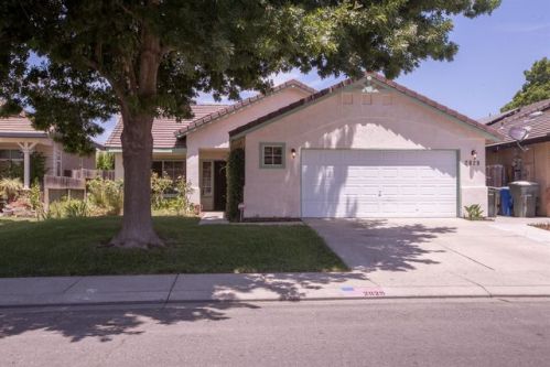 2629 River Creek Dr, Modesto CA  95351-6804 exterior