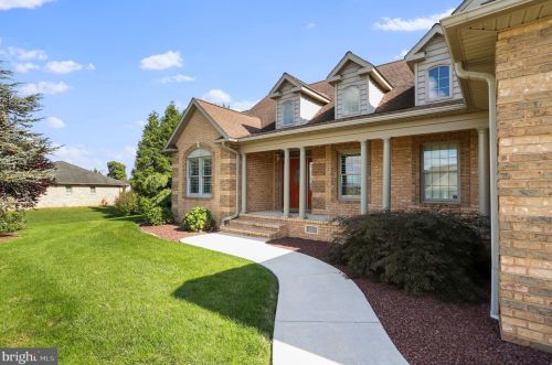 61 Carowinds Dr, Upton, PA 17225-1705