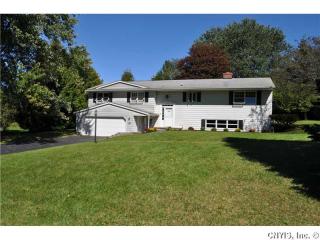8375 Vassar Dr, Manlius, NY 13104-9425