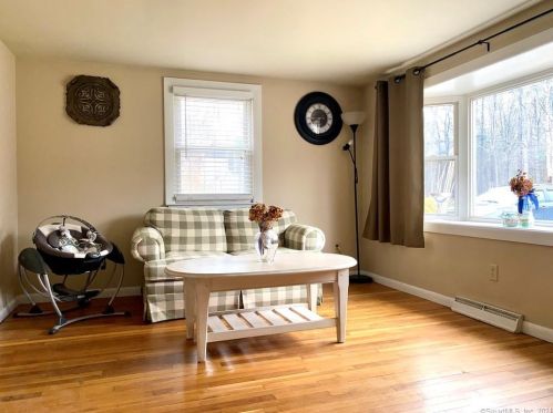 4 Poulin Dr, Putnam CT  06260-1010 exterior