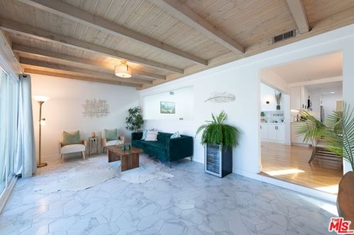 4866 Haskell Ave, Van Nuys CA  91436-1627 exterior