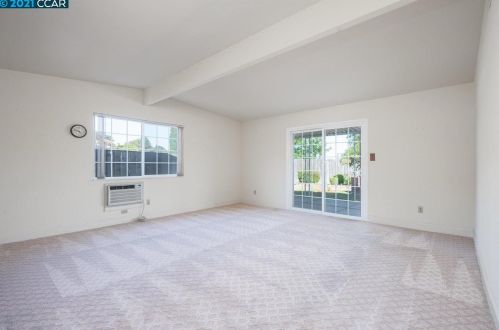 1737 El Toro Way, Pinole CA  94564-2116 exterior