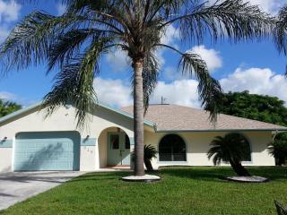 915 Cornelia Ave, Fort Pierce FL  34953-3236 exterior