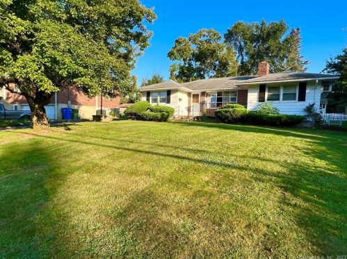347 Bradley Ave, Waterbury, CT 06708-4442