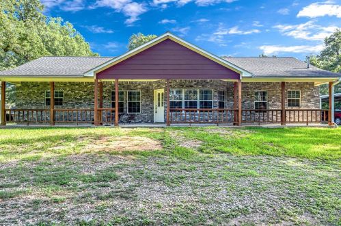 145 Pin Oak Ln, Hempstead, TX 77445-9312