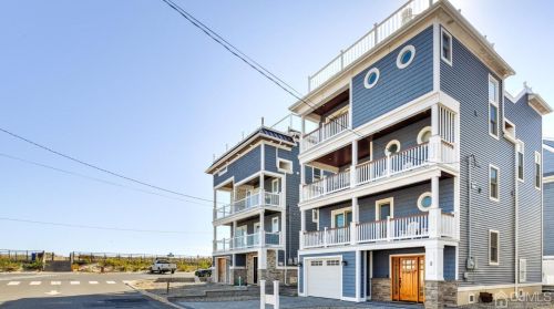 5 Fort Ave, Pelican Island NJ  08751-1512 exterior