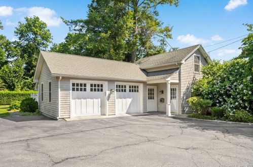 25 Sound Ave, Stamford CT  06902-8017 exterior