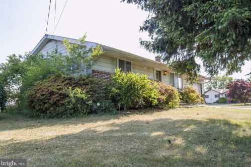 554 Butter Ln, Dauberville, PA 19533-9261