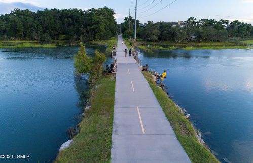 1305 Broad St, Beaufort SC  29902-6373 exterior
