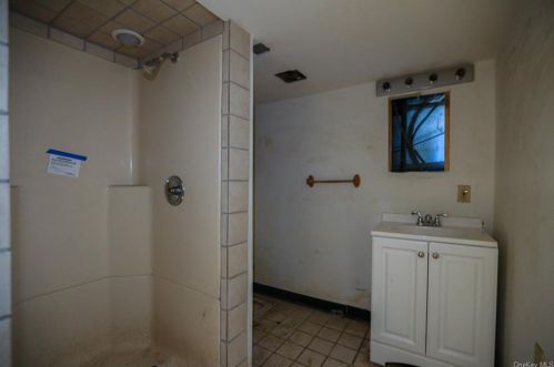 2 Wilbur Blvd, Poughkeepsie NY  12603-3406 exterior