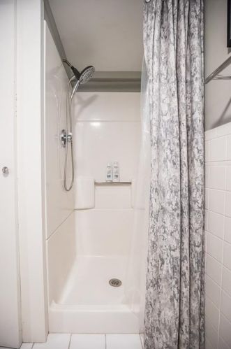 17 Barden Ln, Warren RI  02885-3607 exterior