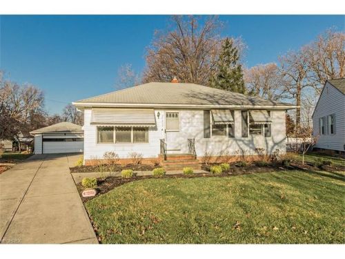 29455 Leslie Ct, Willowick, OH 44092-2103