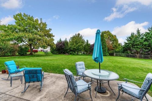 5924 Elderberry Dr, Orefield PA  18069-8811 exterior