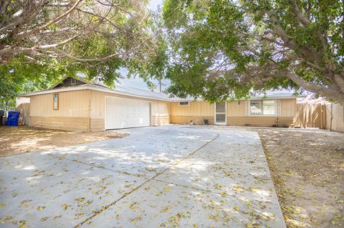 32806 Aurora Vista Rd, Cathedral City, CA 92234-4238