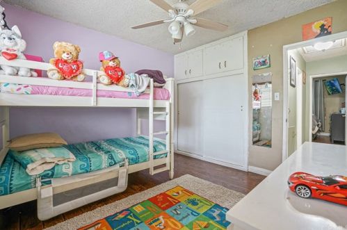 1140 71st Way, Long Beach CA  90805-1032 exterior
