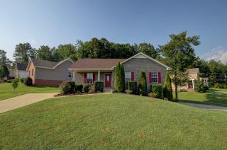 1234 Cottonwood Dr, Clarksville, TN 37040-4389