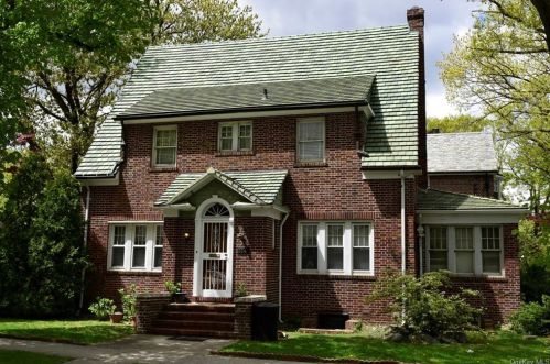 2241 Gunther Ave, Bronx, NY 10469-6435