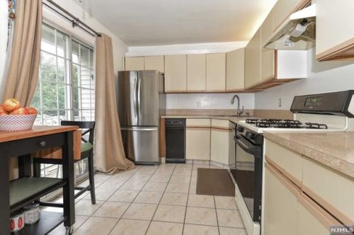 833 Juniper Way, Mahwah NJ  07430-3457 exterior