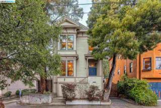 486 55 St, Oakland CA  94609-1602 exterior