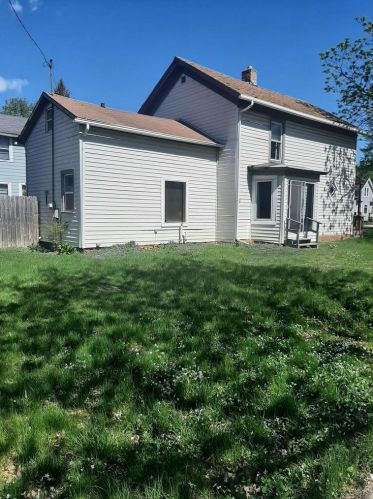 851 Elmore St, Green Bay, WI 54303-3663