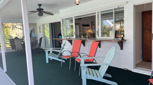 1911 Gaskins Cir, Fort Pierce FL  34952-6640 exterior