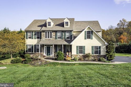 3 Oxford Shire Ct, Boothwyn, PA 19060-1429