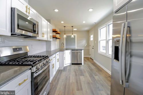 571 Elbridge Rd, Yardley, PA 19067-6811