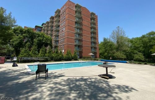 300 Main St, Little Falls NJ  07424-1357 exterior