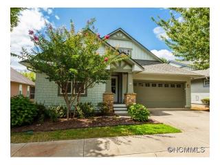 33 Gray Wolf Ln, Hendersonville, NC 28792-7423