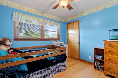 6236 Kinnickinnic Riv Pkwy, Milwaukee WI 53219-3010 exterior