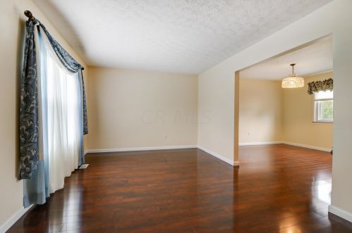 2434 Northbranch Rd, Darbydale OH  43123-1631 exterior