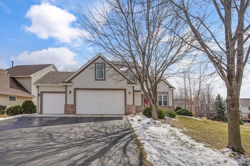 8462 Bryce Ct, South Saint Paul, MN 55076-5142