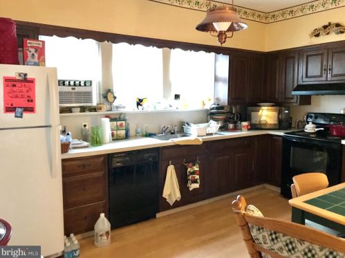 6 Lexington Ave, Camden NJ  08109-2014 exterior